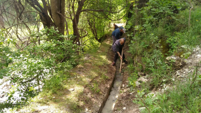 BELEDİYEMİZ TARAFINDAN BAHÇE SULAMA KANAL TEMİZLİK ÇALIŞMALARI BAŞLADI