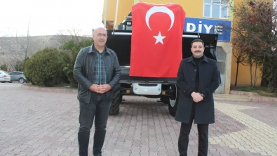 ÇEMİŞGEZEK BELEDİYESİ ARAÇ FİLOSUNA YENİ BİR İŞ MAKİNASI DAHA KATTI