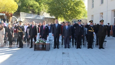 ÇEMİŞGEZEK'TE CUMHURİYET BAYRAMI COŞKUSU ETKİNLİKLERLE KUTLANDI