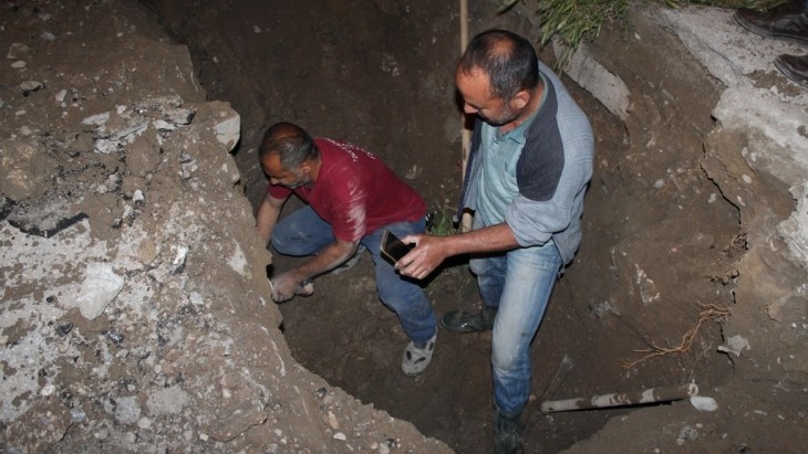 Çemişgezek Belediyesi Patlak Boruları Değiştirdi