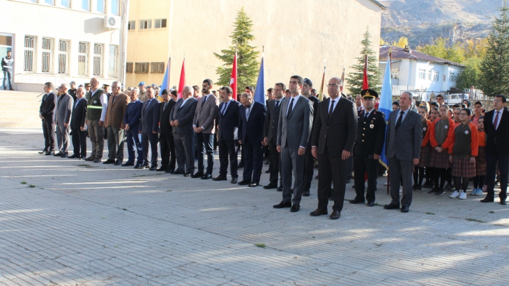 ÇEMİŞGEZEK'TE ''10 KASIM ATATÜRK'Ü ANMA PROGRAMI DÜZENLENDİ