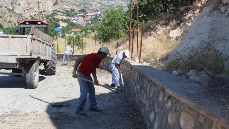 Hastane çevresi ve yollarda temizlik çalışması