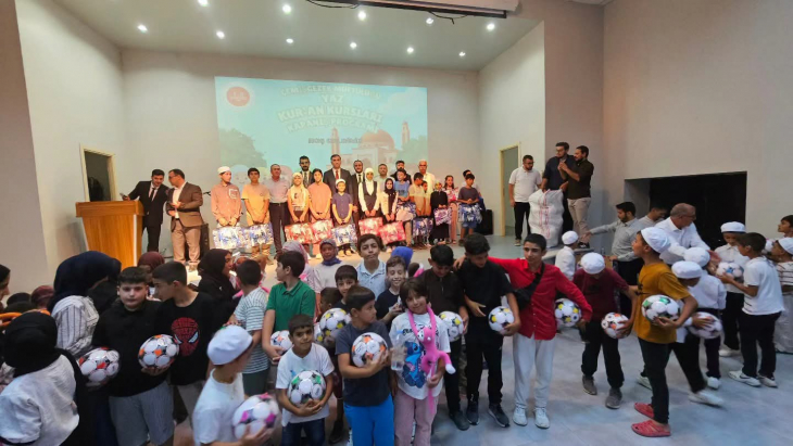 Başkan Somyürek Kur'an kursu kapanış programına katıldı