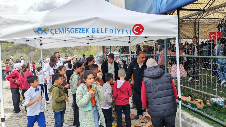Belediyemiz tarafından çocuklarımıza ikramlık dağıtıldı