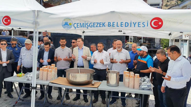 Belediyemiz tarafından vatandaşlarımıza aşure ikramında bulunduk
