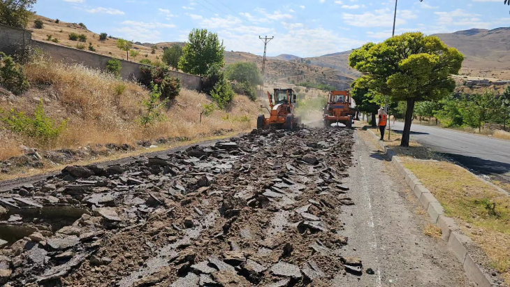 Mustafa Ataş Bulvarında Yol çalışmaları Başladı