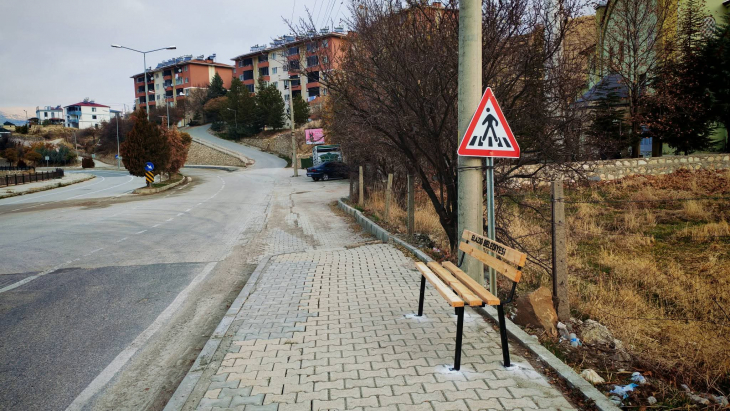 Yürüyüş Yollarını Bankalarla Donattık