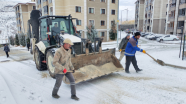 Kar temizleme ve tuzlama çalışmalarımız