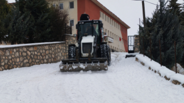 Kar temizleme ve tuzlama çalışmalarımız