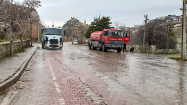 CADDE VE KALDIRIMLARDA TEMİZLİK ÇALIŞMASI