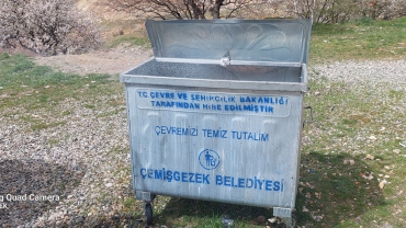 ÇÖP KONTEYNERİNDE İLAÇLAMA ÇALIŞMASI