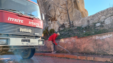 ÇEMİŞGEZEK'TE BAHAR TEMİZLİĞİ