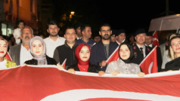 BAŞKAN SOMYÜREK FENER ALAYI YÜRÜYÜŞÜNE KATILDI