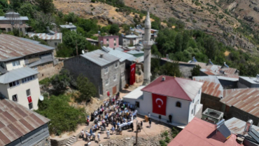 Cihangir köyünde inşa edilen yeni cami dualarla açıldı