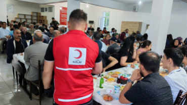 Başkanımız Kırklar Cem Evinde düzenlenen iftar programına katıldı