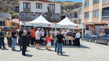 Belediyemiz tarafından vatandaşlarımıza aşure ikramında bulunduk