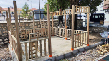 Çocuk Parkı Yapım çalışmaları devam ediyor