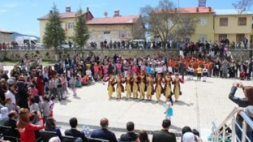 23 Nisan coşkuyla kutlandı