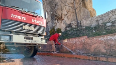 ÇEMİŞGEZEK'TE BAHAR TEMİZLİĞİ