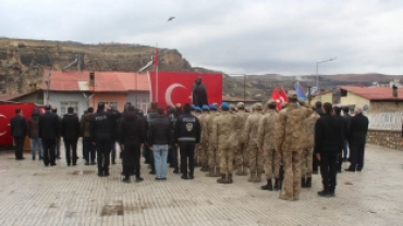 BELEDİYE BAŞKANIMIZ METİN LEVENT YILDIZ 18 MART ÇANAKKALE ZAFERİ VE ŞEHİTLERİ ANMA ÇELENK PROGRAMINA KATILDI