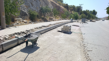 Belediyemiz tarafından yol yenileme çalışmaları devam ediyor