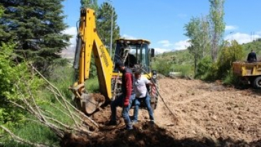 Çemişgezek Belediyesi Ağaçlandırma Çalışmalarına Önem Veriyor