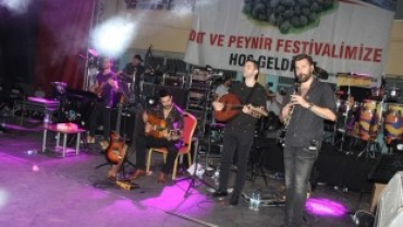 ÇEMİŞGEZEK 18.DUT VE PEYNİR FESTİVALİ COŞKUYLA KUTLANDI